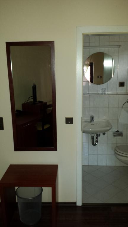 Hotel Restaurant Platamon Feuchtwangen Pokoj fotografie