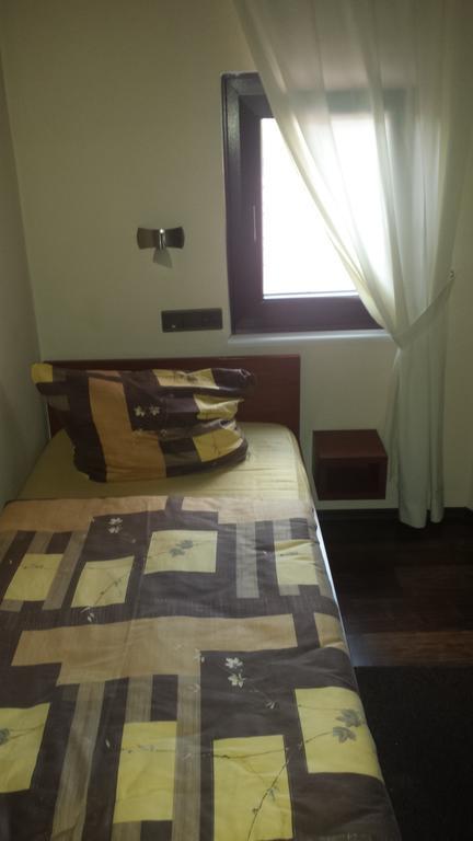 Hotel Restaurant Platamon Feuchtwangen Pokoj fotografie